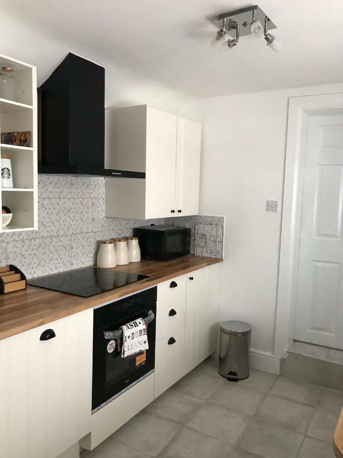 Beautiful Home, 3 Bedroom House Near Alton Towers, Wedgwood Museum, Universities Newcastle-under-Lyme Bagian luar foto