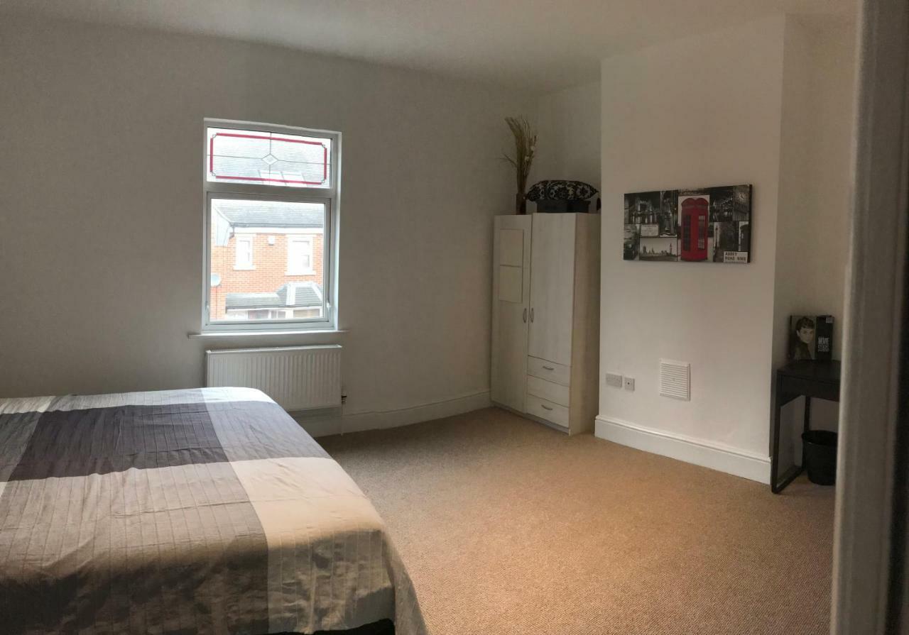 Beautiful Home, 3 Bedroom House Near Alton Towers, Wedgwood Museum, Universities Newcastle-under-Lyme Bagian luar foto